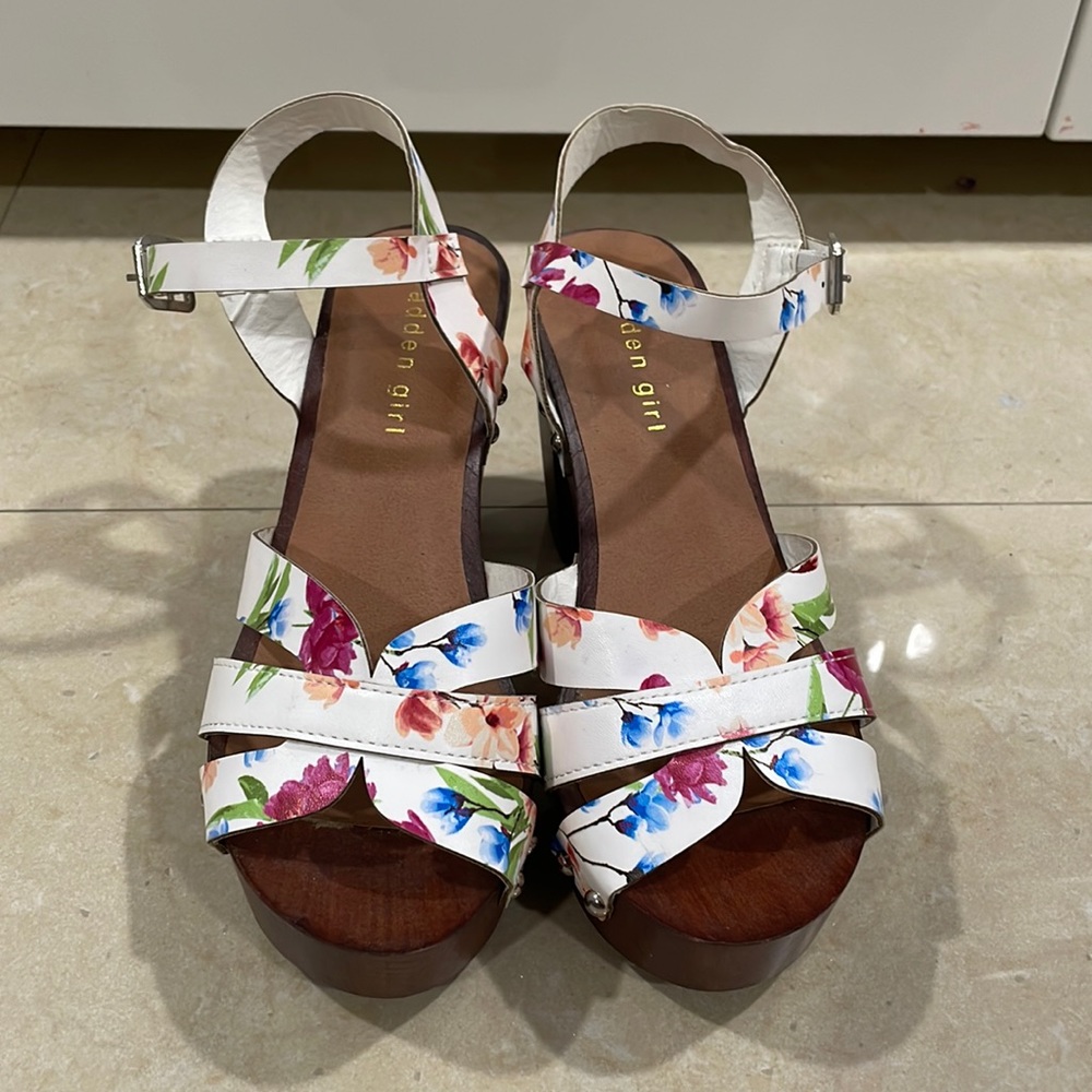 Madden girl chunky platform sandals, size 7